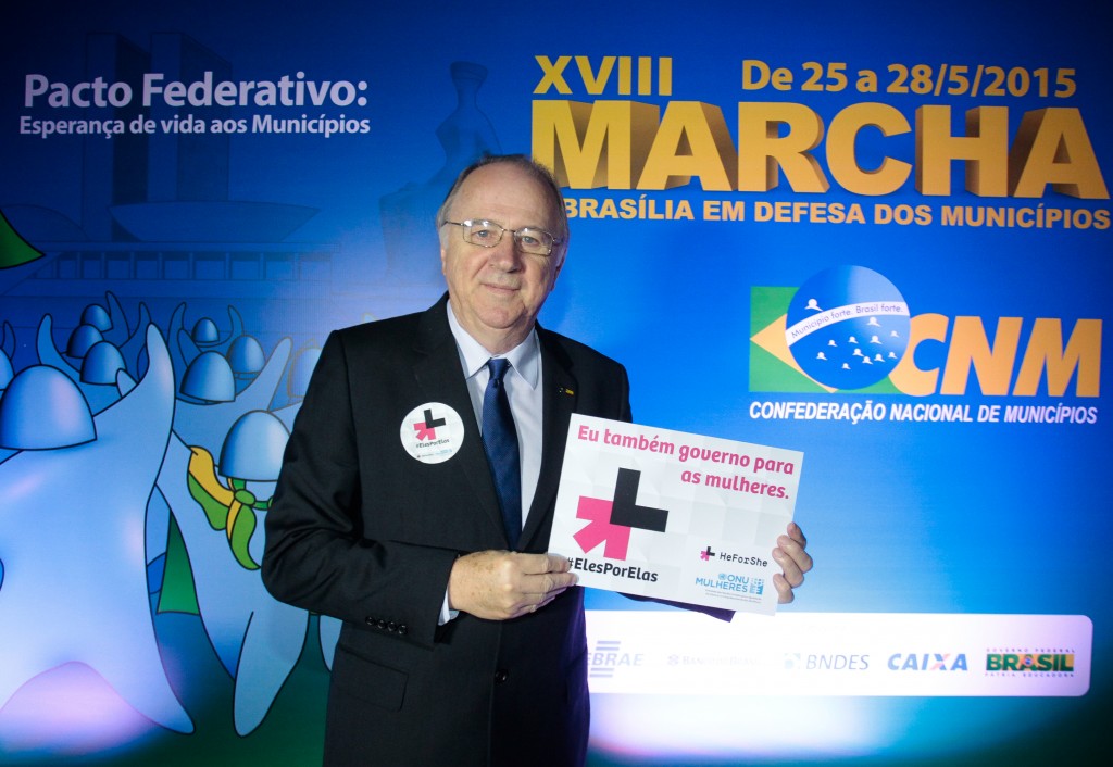 Prefeitos demostram apoio ao movimento #ElesPorElas e fazem adesão à plataforma heforshe.org/pt Prefeitos demostram apoio ao movimento #ElesPorElas e fazem adesão à plataforma heforshe.org/pt/