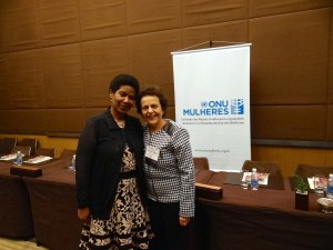 Diretora Executiva da ONU Mulheres, Phumzile Mlambo Ngcuka, recebe prêmio na Cúpula Global das Mulheres/