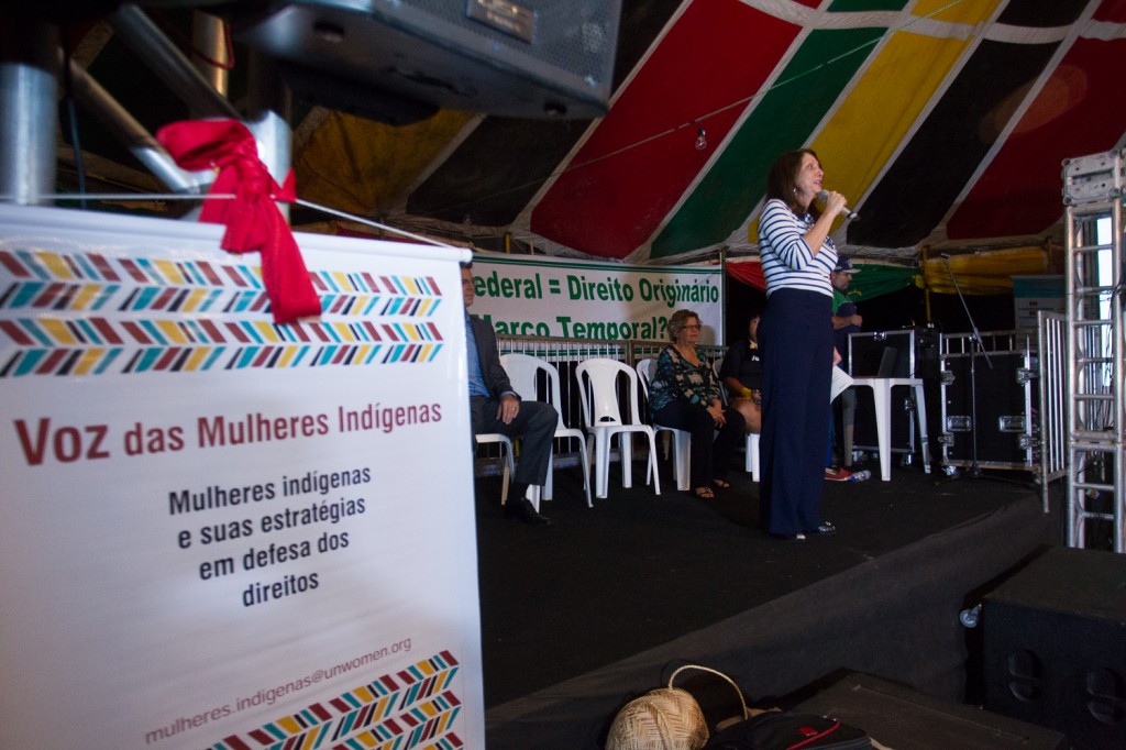 Mulheres indígenas validam pauta nacional no Acampamento Terra Livre Mulheres indígenas validam pauta nacional no Acampamento Terra Livre/