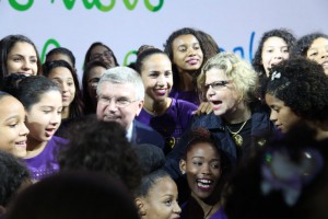 ONU Mulheres e Comitê Olímpico Internacional promovem espaços esportivos para meninas ONU Mulheres e Comitê Olímpico Internacional promovem espaços esportivos para meninas/