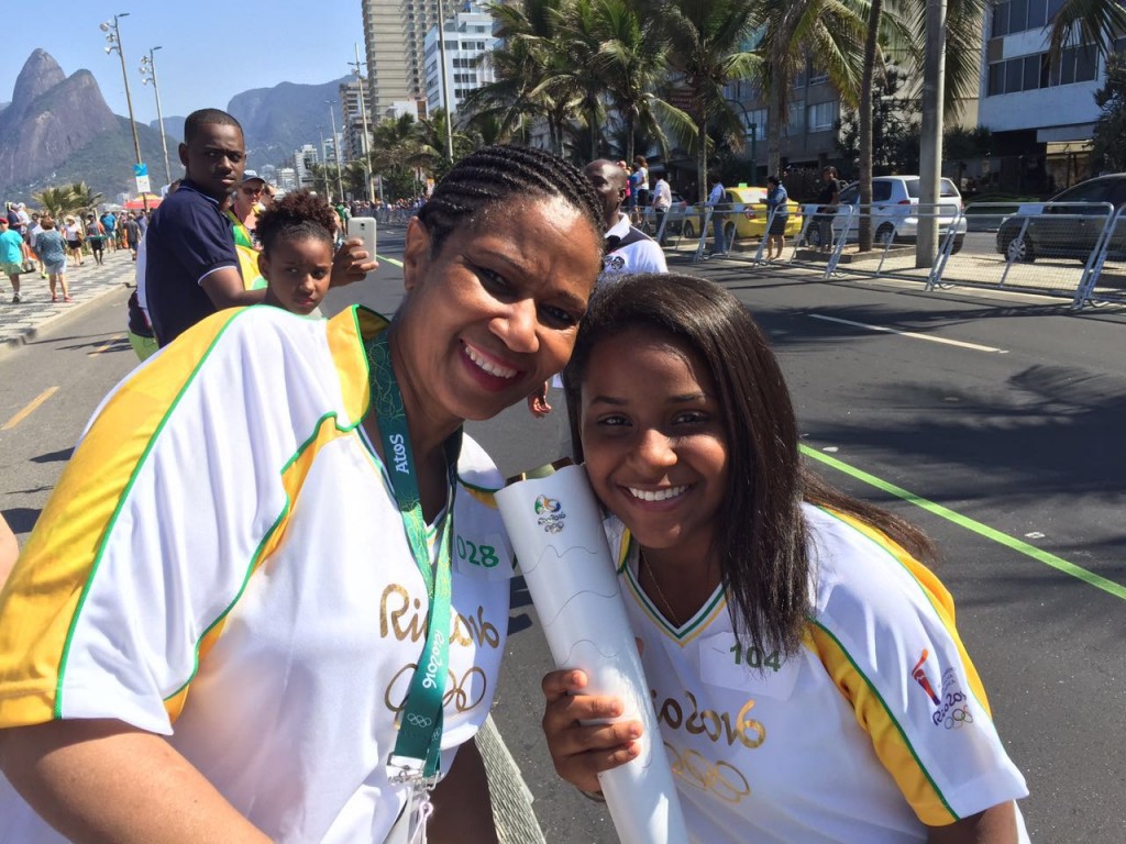 O dia em que carregamos a Tocha Olímpica para mulheres e meninas , por Phumzile e Thaiza/