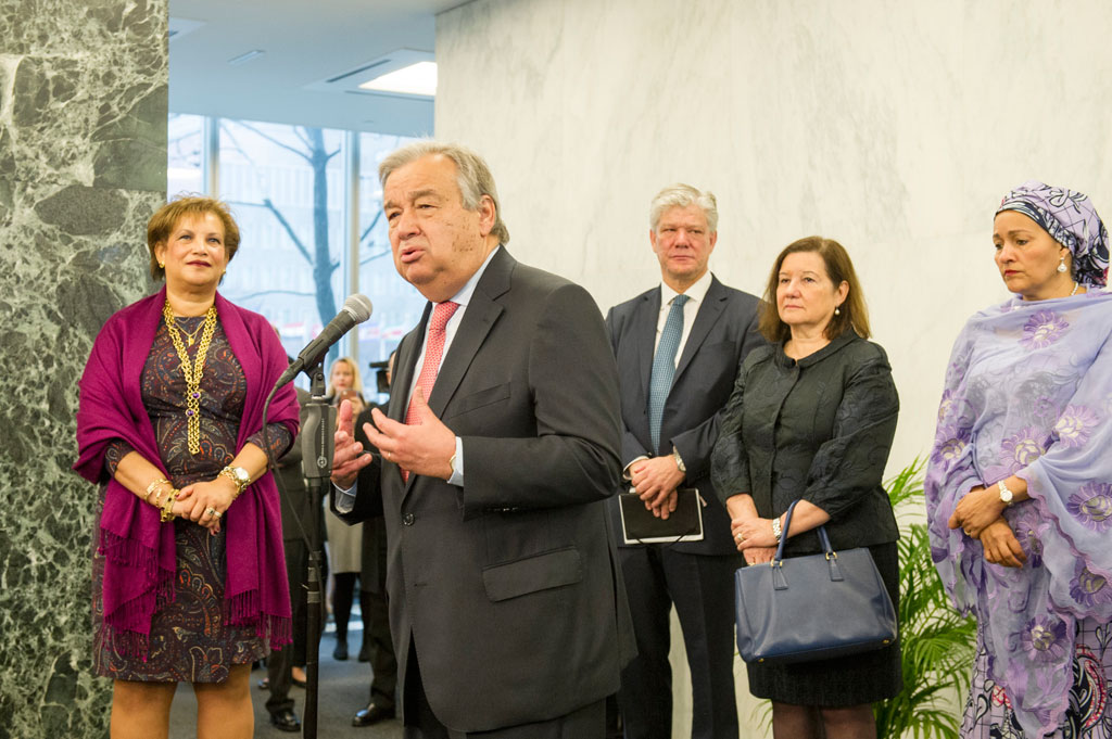 No primeiro dia de trabalho, novo chefe da ONU cita multilateralismo e trabalho em equipe No primeiro dia de trabalho, novo chefe da ONU cita multilateralismo e trabalho em equipe/