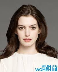 Anne Hathaway, embaixadora da Boa Vontade da ONU Mulheres, destacará a licença parental no Dia Internacional das Mulheres/