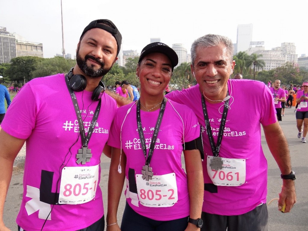 #CorridaElesPorElas leva atletas profissionais e amadores às pistas do Aterro do Flamengo para defender os direitos das mulheres /