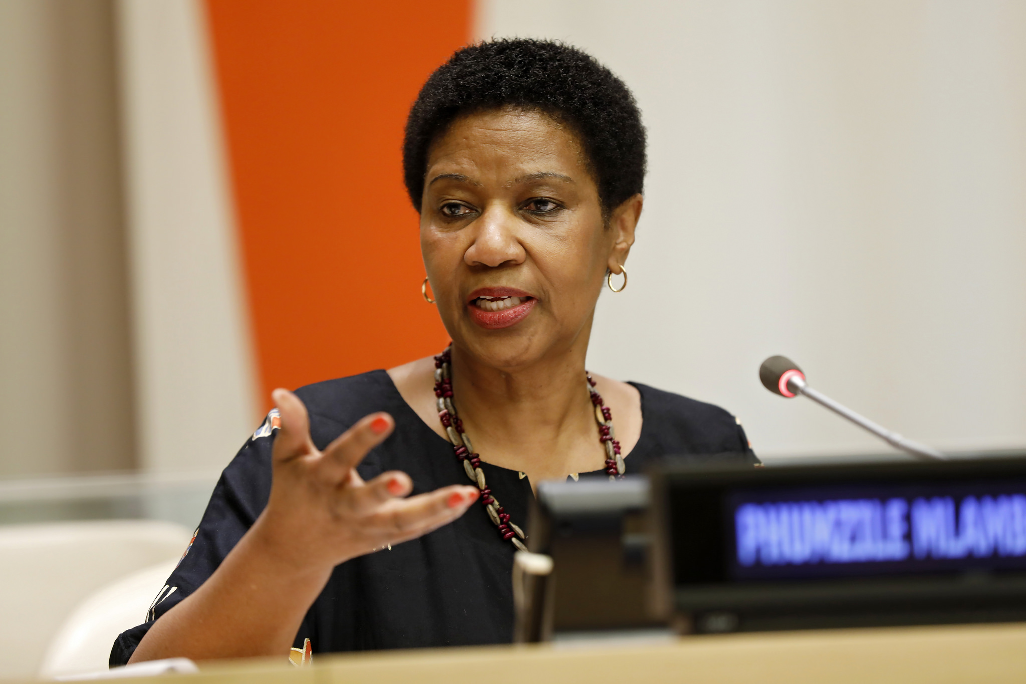 Conhecer o estado sorológico do HIV é decisivo para tomar decisões, diz diretora executiva da ONU Mulheres Conhecer o estado sorológico do HIV é decisivo para tomar decisões, diz diretora executiva da ONU Mulheres/onu mulheres noticias direitos humanos direitosdasmulheres 16 dias de ativismo