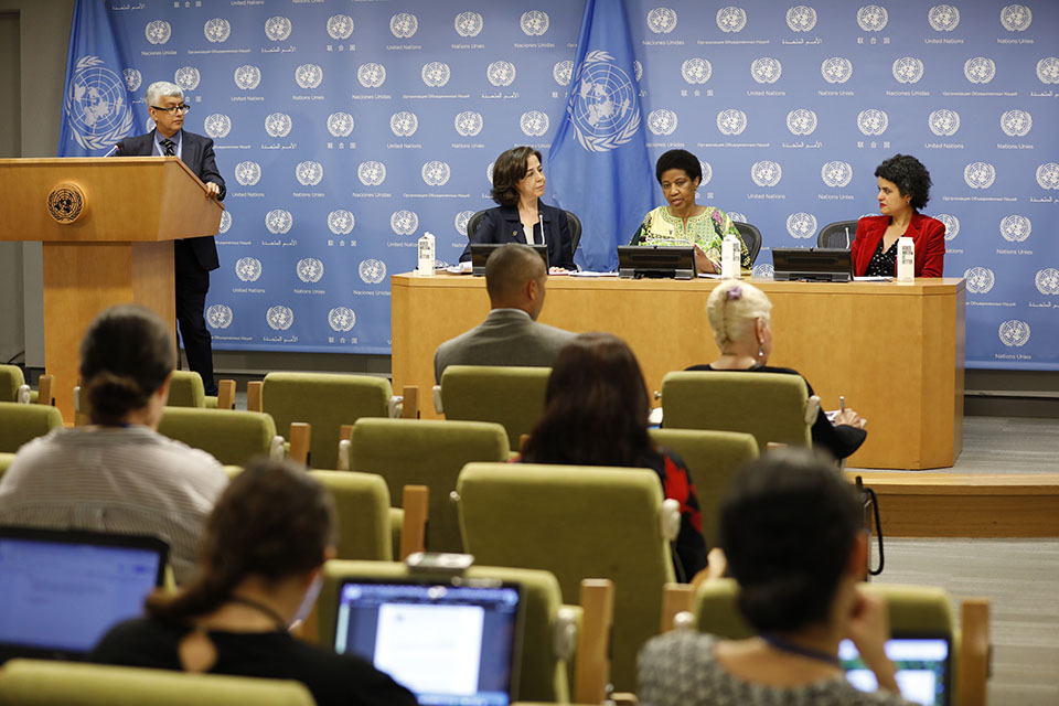 Novo relatório da ONU Mulheres apresenta diagnóstico sobre arranjos familiares no mundo e recomendações para agenda política para acabar com a desigualdade de gênero nas famílias Novo relatório da ONU Mulheres apresenta diagnóstico sobre arranjos familiares no mundo e recomendações para agenda política para acabar com a desigualdade de gênero nas famílias/planeta 50 50 phumzile mlambo ngcuka onu mulheres ods noticias igualdade de genero direitos humanos direitosdasmulheres