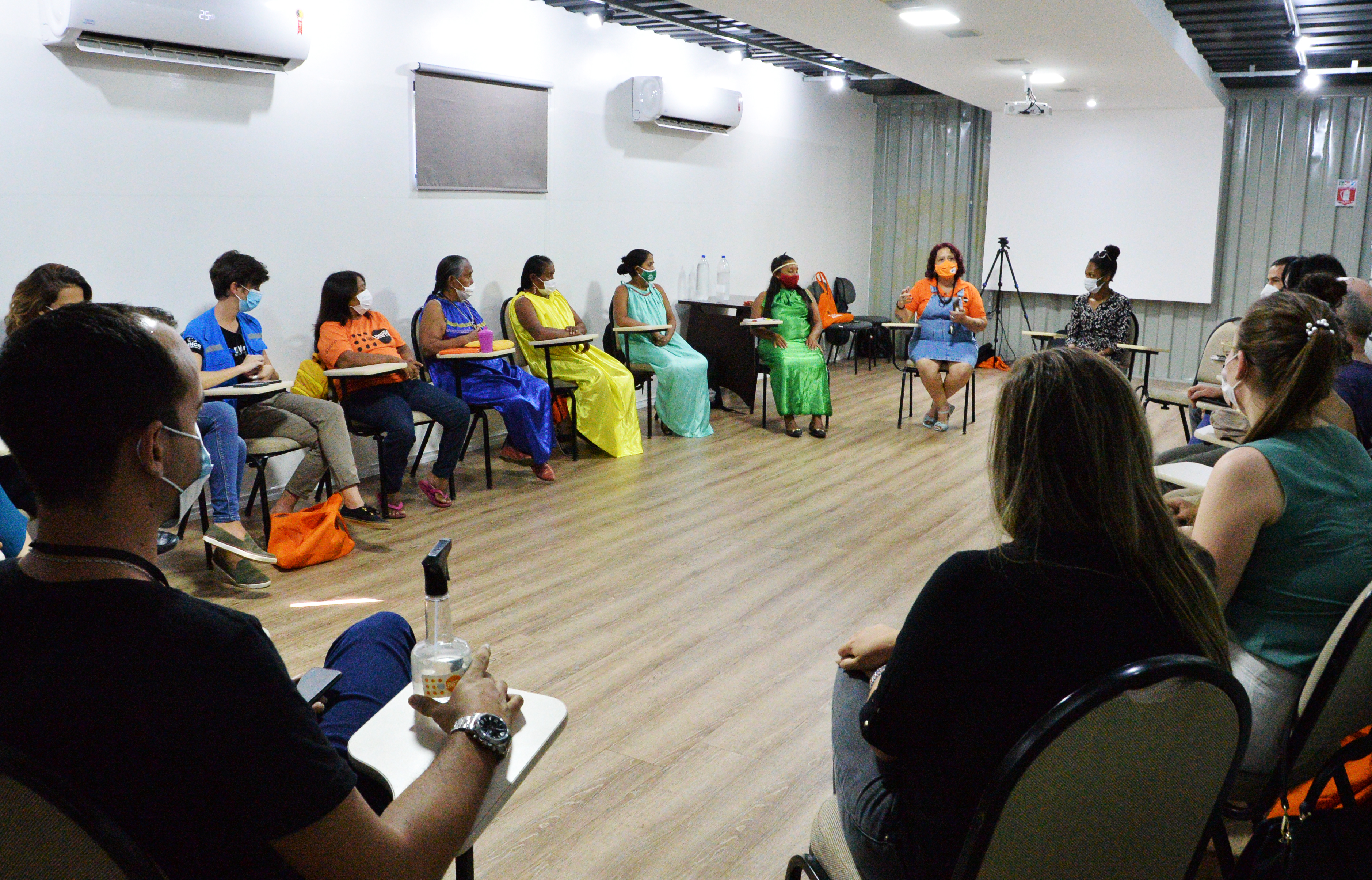 Mulheres refugiadas e migrantes venezuelanas no Brasil demandam capacitação e oportunidades de trabalho Mulheres refugiadas e migrantes venezuelanas no Brasil demandam capacitação e oportunidades de trabalho/onu mulheres noticias mulheres refugiadas mulheres migrantes acao humanitaria