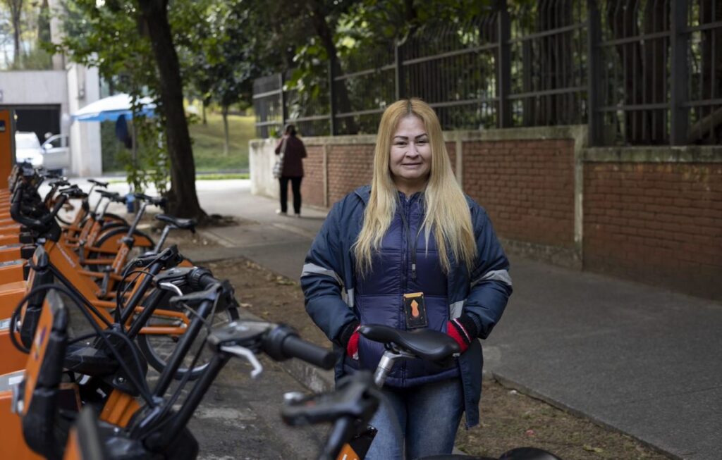 Após ingressar no mercado formal de trabalho, refugiada da Venezuela reconstrói a vida em São Paulo/noticias mulheres refugiadas mulheres migrantes moverse empoderamento economico 