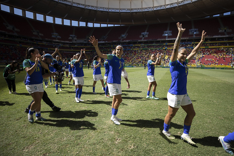 Na última Copa do Mundo de Marta, Seleção Feminina vai em busca de sua  primeira estrela no maior Mundial de futebol feminino de todos os tempos –  ONU Mulheres